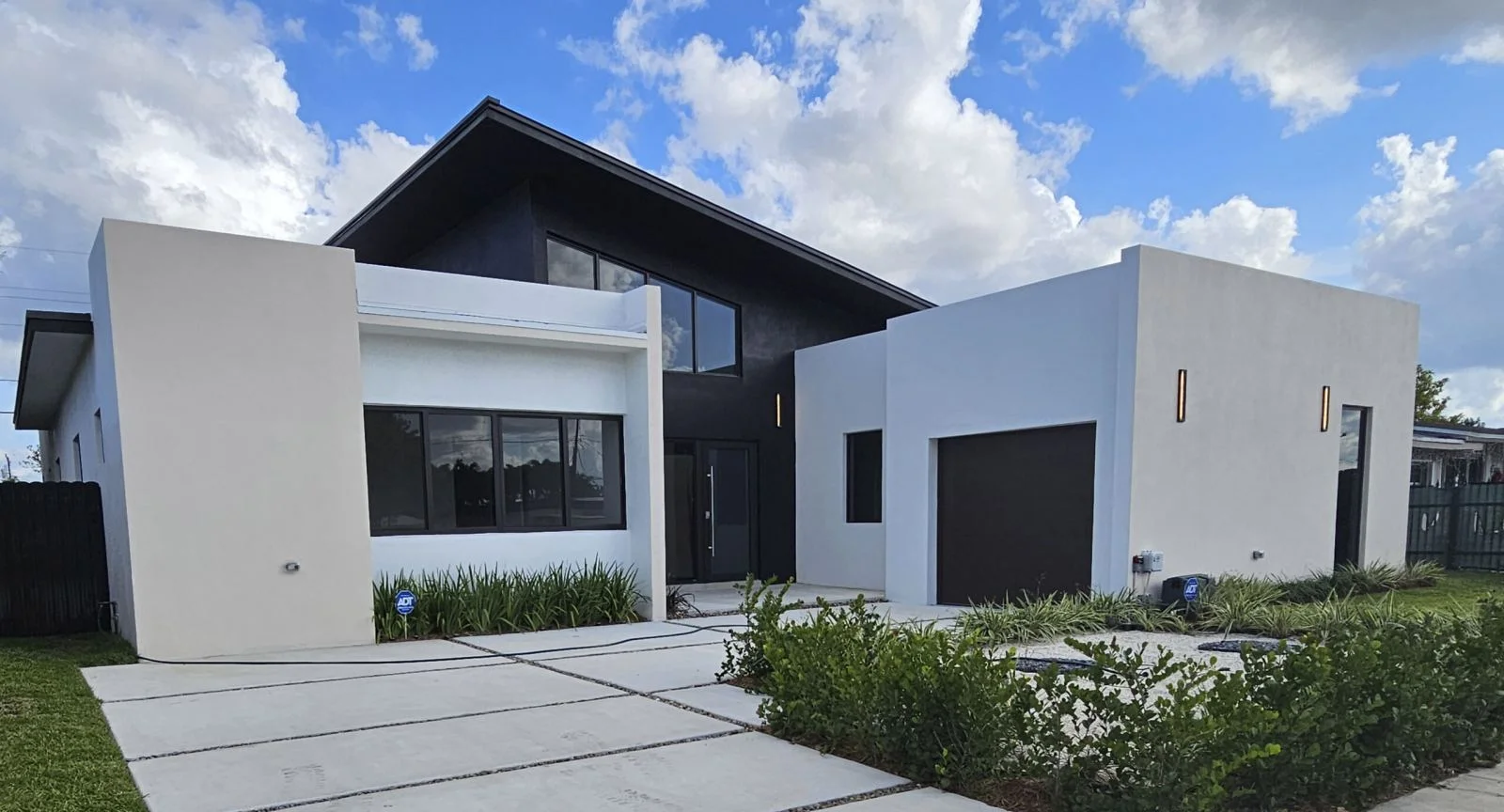Add Building Contractor, proyecto de construcción de casa moderna en Miami